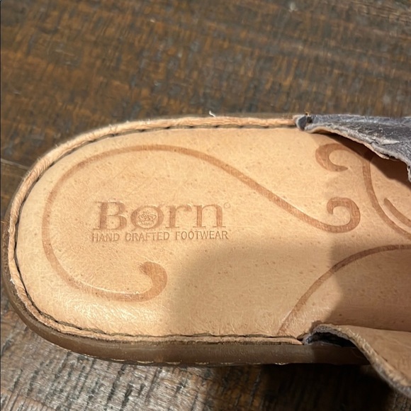 Born Gray leather Sandals with Stylish Comfort NWOT - Picture 2 of 5